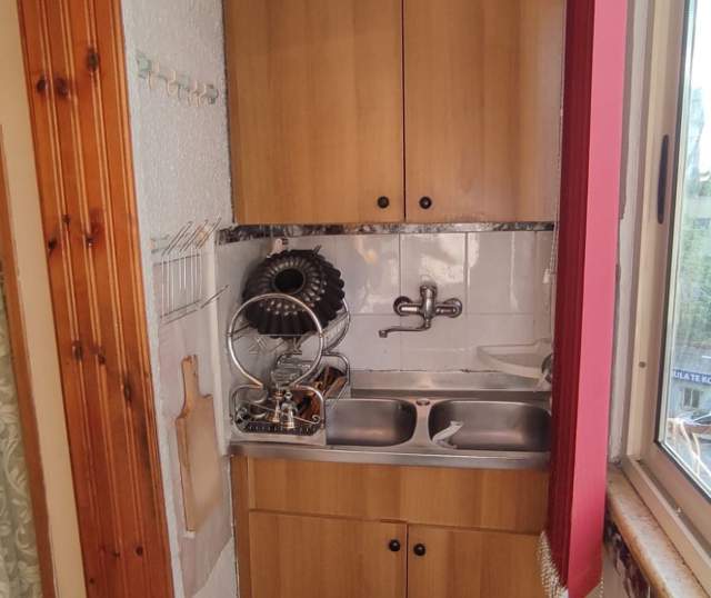 Tirane, jepet me qera apartament 2+1 Kati 3, 70 m² 400 Euro (pazari ri)