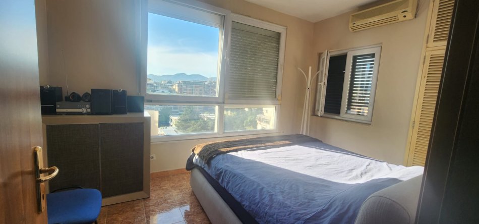 Tirane, jepet me qera apartament 2+1 Kati 11, 145 m² 1.500 € (Bllok)