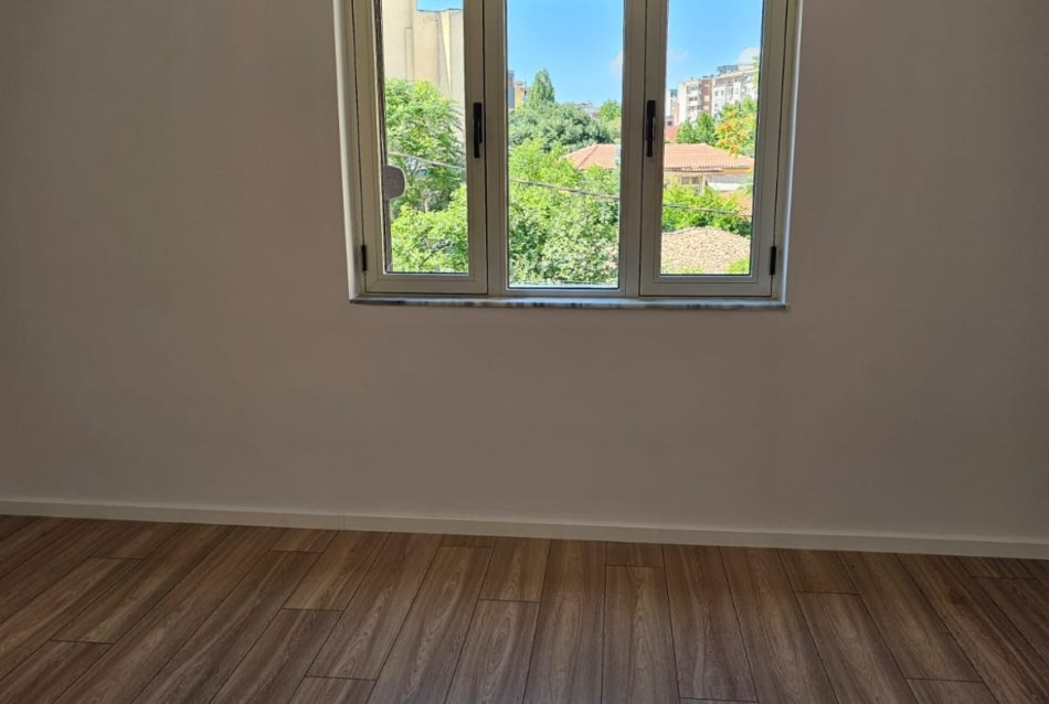 Tirane, shitet apartament 1+1 Kati 3, 55 m² 110.000 € (Xhamia E Tabakeve)
