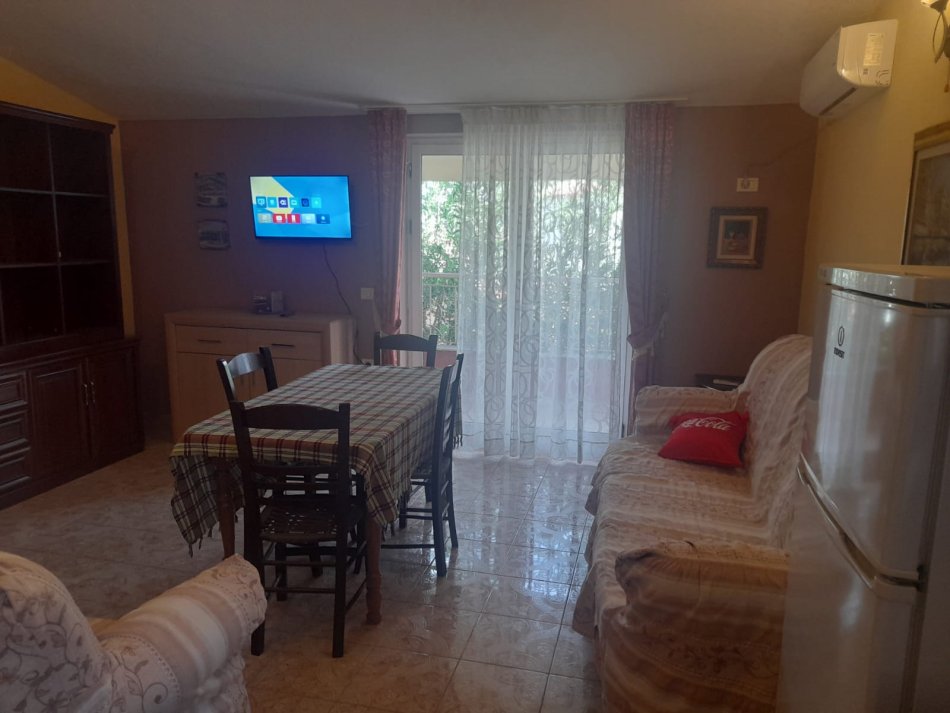Tirane, jepet me qera apartament 2+1 Kati 3, 135 m² 550 € (Komuna e Parisit)