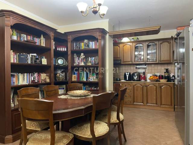 Tirane, shes apartament 2+1+A+BLK Kati 2, 112 m² 150.000 Euro (Rruga Elbasanit)