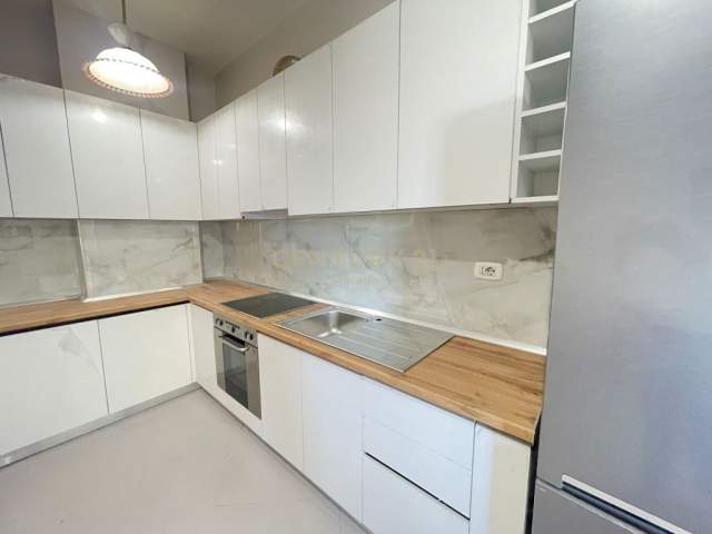 Tirane, jepet me qera apartament 1+1+A+BLK Kati 3, 75 m² 450 Euro (Rruga Kavajes)