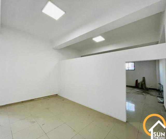 Shkoder, shitet ambjent biznesi Kati 2, 89 m² 89.500 Euro (Teatri Migjeni)