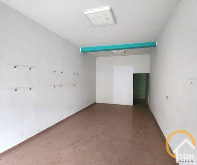 Shkoder, jepet me qera ambjent biznesi Kati 0, 45 m² 20.000 Leke (BULEVARDI SKENDERBEU)