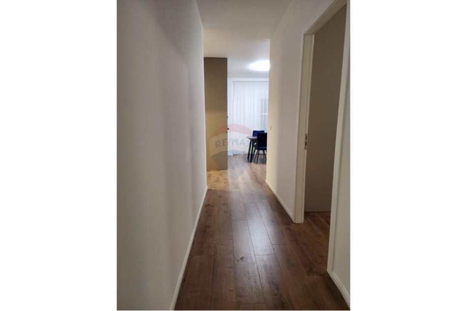 Tirane, jepet me qera 2+1 , (Apartament 2+1 me Qira tek Kopshti Botanik!)