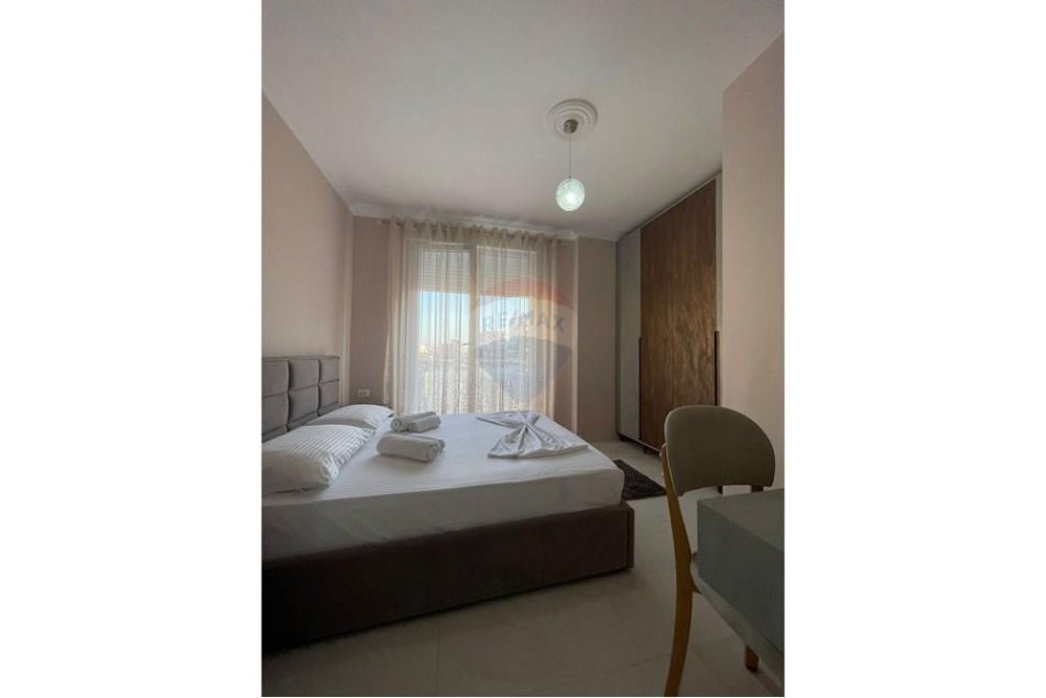 jepet me qera , 78 m² 700 € (APARTAMENT 1+1 PER QIRA TE RRUGA BARRIKADAVE)