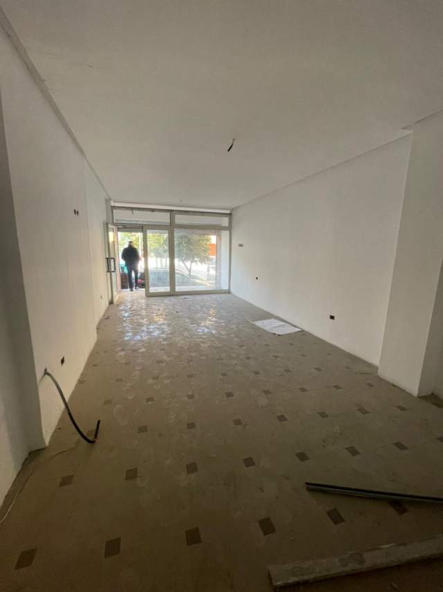 Tirane, shes dyqan Kati 0, 51 m² 57.000 Euro