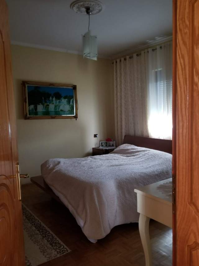 Elbasan, shitet Vile 200 m² 160.000 Euro