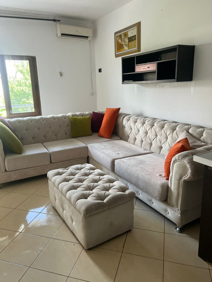 Tirane, jepet me qera 2+1 Kati 2, 81 m² 300 € (Paskuqan)