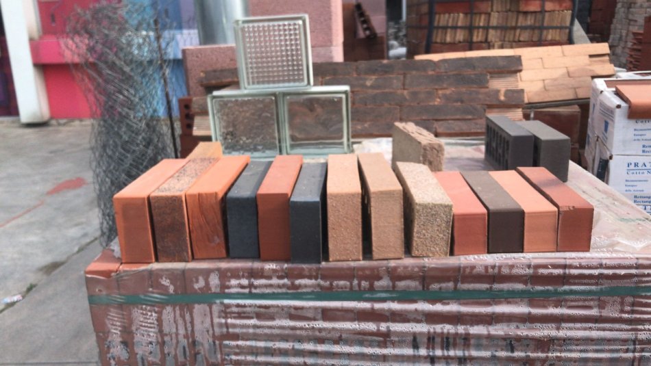 Tirane, shes Tulla shamat, Tulla balte, Tulla xhami etj 10 €