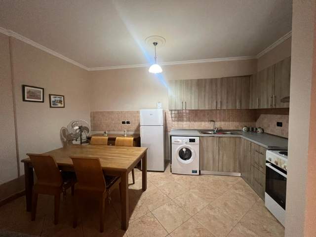 Tirane, jepet me qera apartament 1+1+BLK Kati 9, 72 m² 500 Euro (Rruga Brigada VIII)