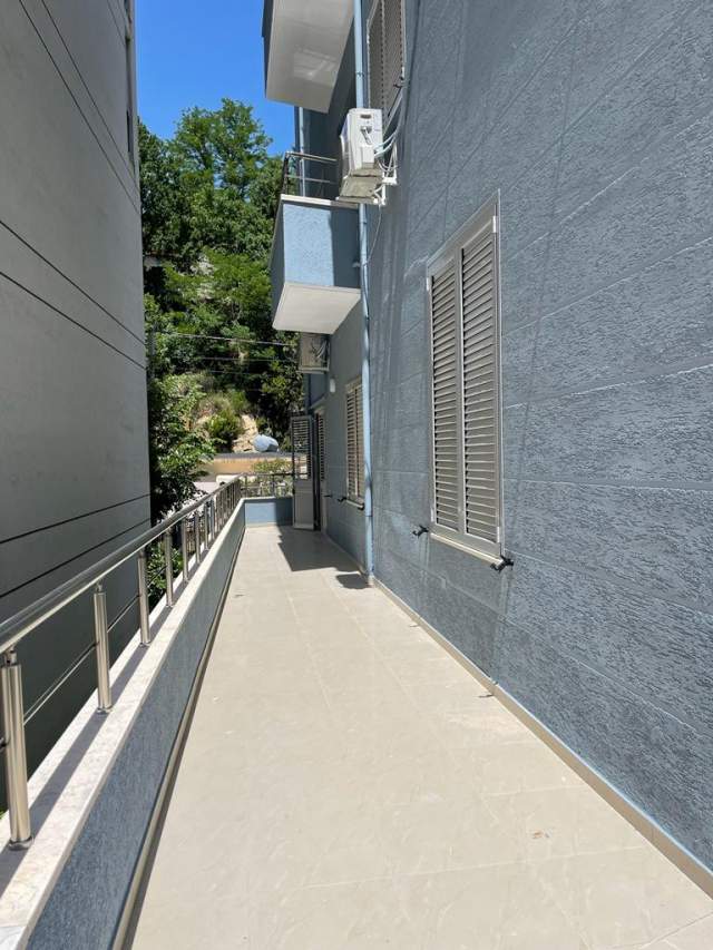 Tirane, jepet me qera apartament 1+1+A+BLK Kati 3, 75 m² 240 Euro (Ali Shefqeti)