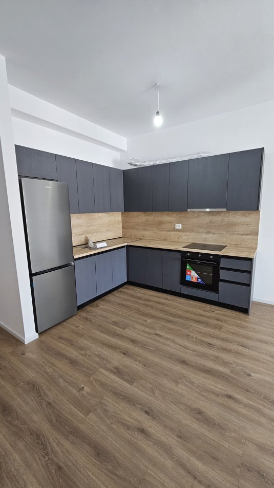 Tirane, jepet me qera apartament 2+1 Kati 7, 110 m² 400 € (Ali Demi)