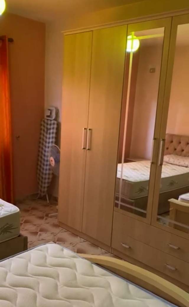 Tirane, jepet me qera apartament 1+1+A Kati 2, 100 m² 30.000 Leke (Rruga e Burgut)