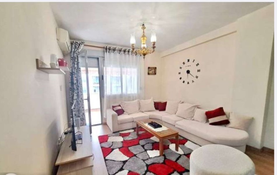 Tirane, jepet me qera apartament 2+1 Kati 9, 104 m² 700 € (Rruga e Kavajes)
