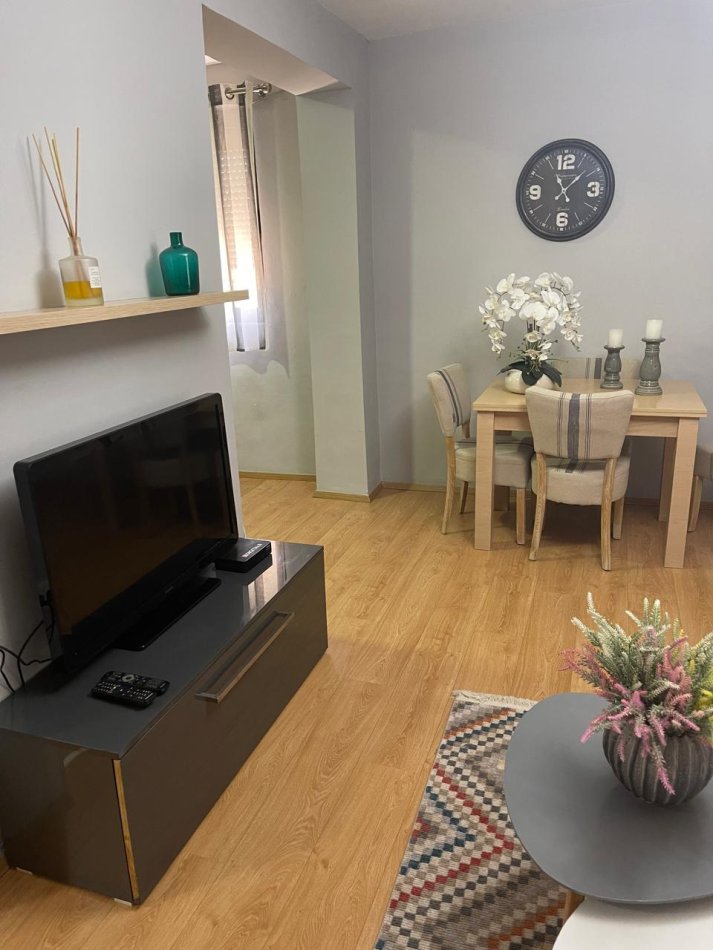 Tirane, shitet apartament 1+1+Ballkon Kati 5, 70 m² 155.000 € 