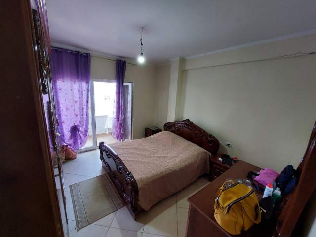 Tirane, jepet me qera apartament 1+1+BLK Kati 2, 70 m² 400 Euro (Liqeni i Thate)