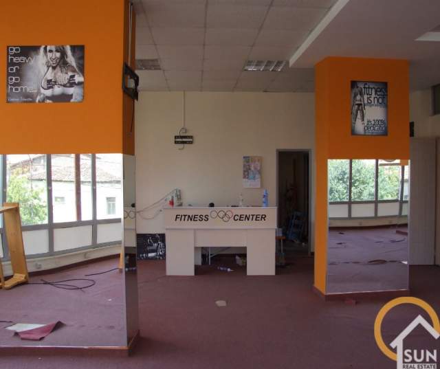 Shkoder, jepet me qera ambjent biznesi Kati 2, 220 m² 700 Euro (BULEVARDI BUJAR BISHANAKU)