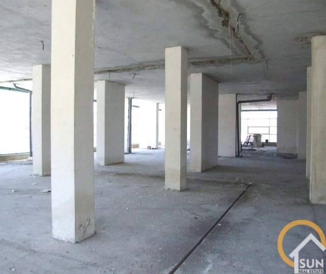 Shkoder, shitet ambjent biznesi Kati 2, 1.114 m² 445.600 Euro (TEK BEXHISTENI SHKODER)