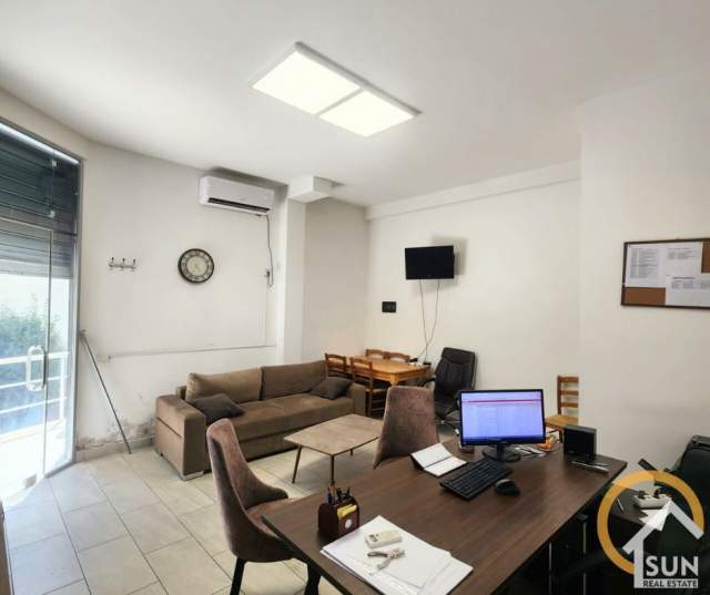 Shkoder, jepet me qera ambjent biznesi 44 m² 18.000 Leke (PARRUCE, SHKODER)