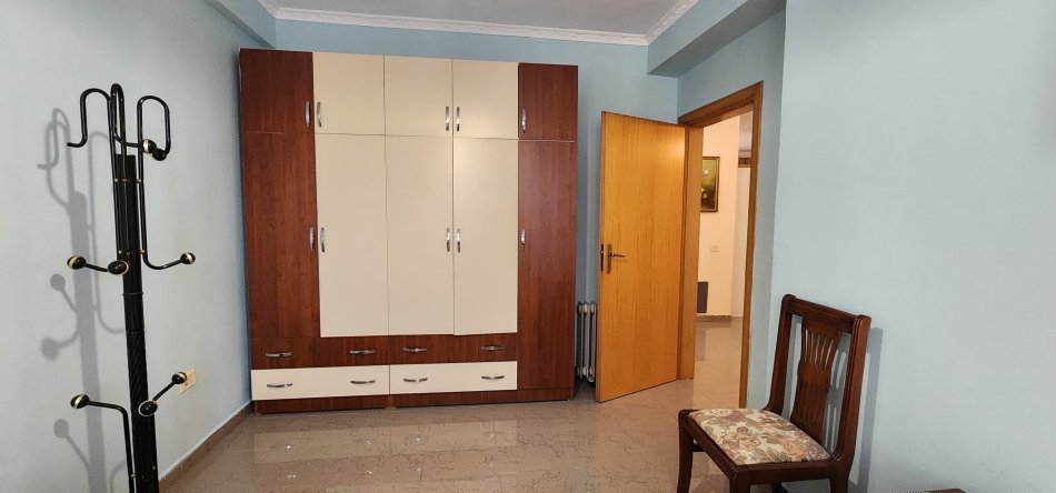 Tirane, jepet me qera 2+1+Aneks+Ballkon Kati 4, 100 m² 700 € (Lidhja)