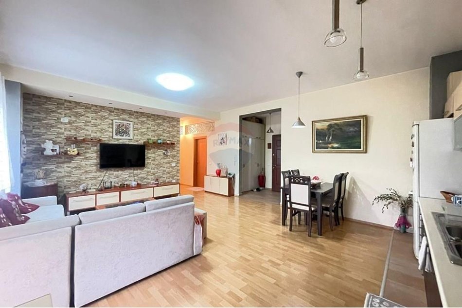 Tirane, shitet apartament 2+1 Kati 2, 115 m² 198.000 € (Shyqyri Brari)