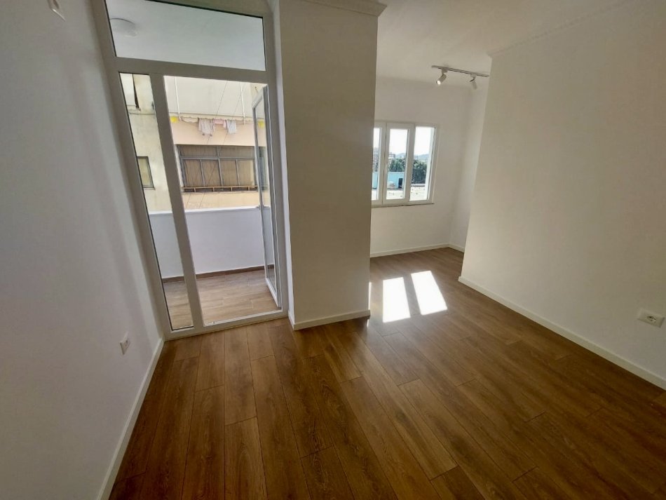 Tirane, shitet apartament 2+1+Aneks+Ballkon Kati 5, 90 m² 185.000 € (Dibres te Medreseja)