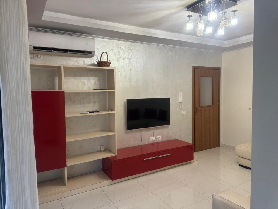Tirane, jepet me qera apartament 2+1 Kati 3, 107 m² 500 € (5 Maj)