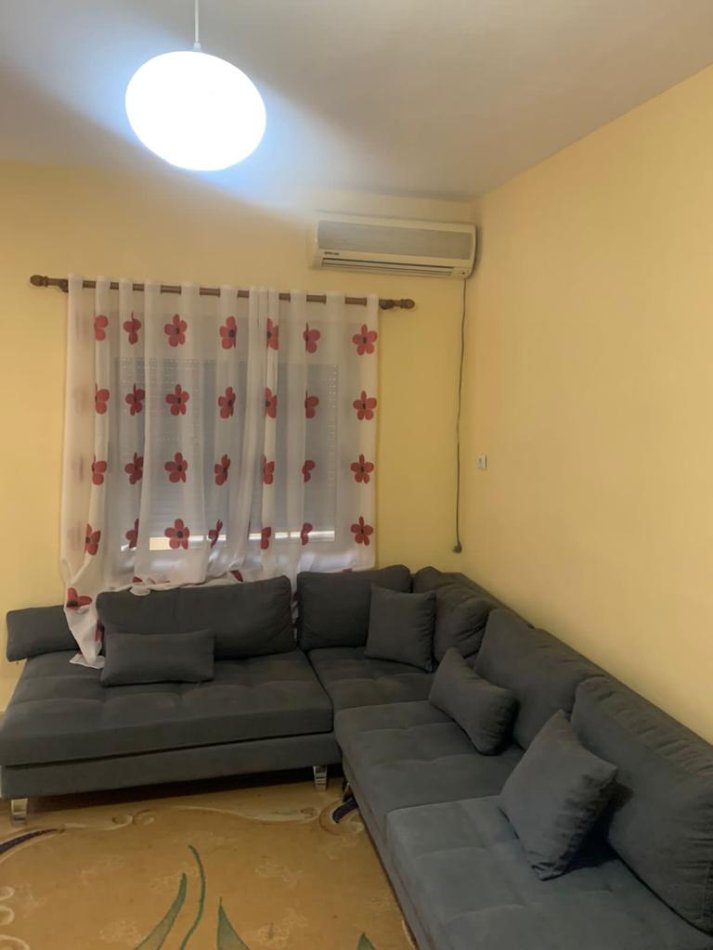 Tirane, jepet me qera apartament 2+1+Ballkon Kati 2, 85 m² 430 € (Don Bosko ,prane vodafone .)