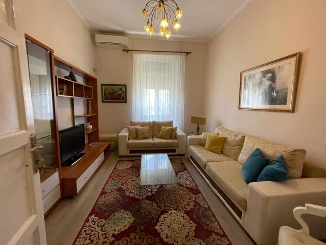 Tirane, jepet me qera apartament 2+1+BLK Kati 2, 80 m² 500 Euro (Rruga Bardhyl)