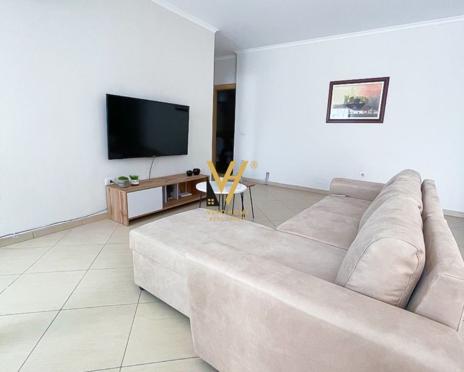 Tirane, jepet me qera apartament 1+1+Ballkon Kati 6, 76 m² 600 € (RRUGA E KAVAJES)