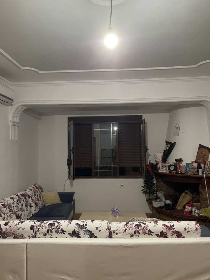 Tirane, jepet me qera apartament 2+1 Kati 3, 80 m² 350 € (Selite)