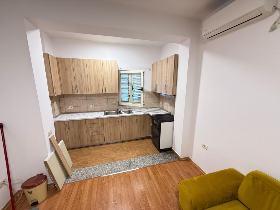 Tirane, jepet me qera apartament 2+1 Kati 2, 90 m² 500 € (21 dhjetori)