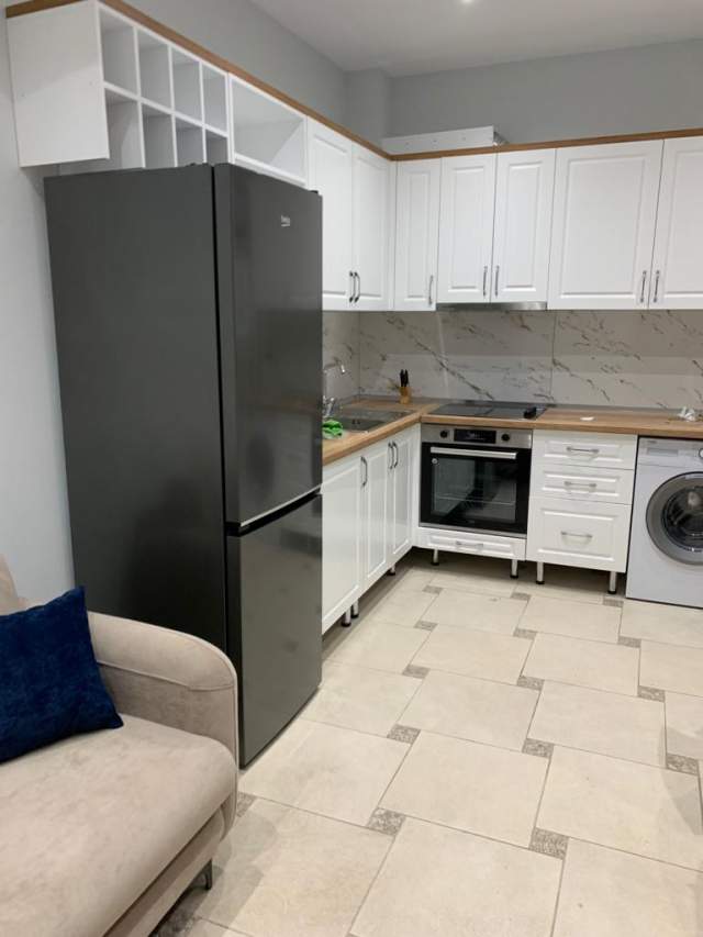 Tirane, jepet me qera shtepi 1+1+BLK Kati 2, 75 m² 45.000 Leke (rruga Kristaq Capo)