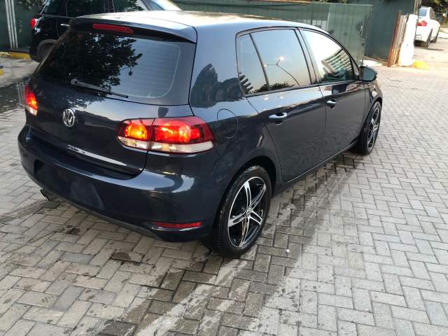 Tirane, shitet makine Golf 6 Viti 2010