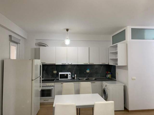 Tirane, jepet me qera apartament 3+1+BLK Kati 3, 120 m² 380 Euro (Fresk)