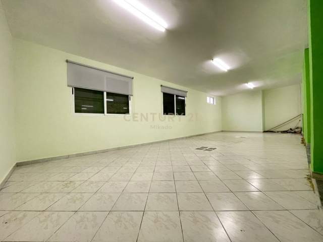 Tirane, jepet me qera ambjent biznesi Kati 0, 265 m² 1.000 Euro