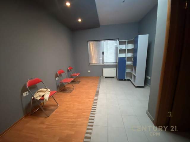 Tirane, jepet me qera zyre Kati 4, 210 m² 2.800 Euro (ETC)