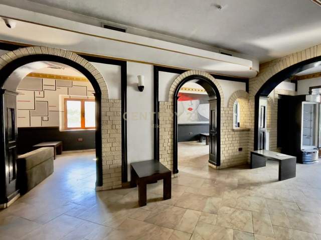 Tirane, jepet me qera hotel Kati 0, 660 m² 3.500 Euro (21 DHJETORI)