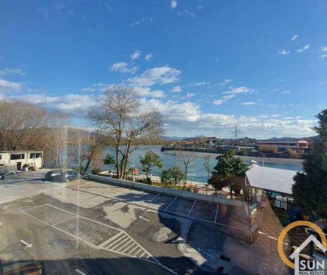 Shkoder, jepet me qera ambjent biznesi Kati 2, 450 m² 70.000 Leke (rr. BEXHENE)