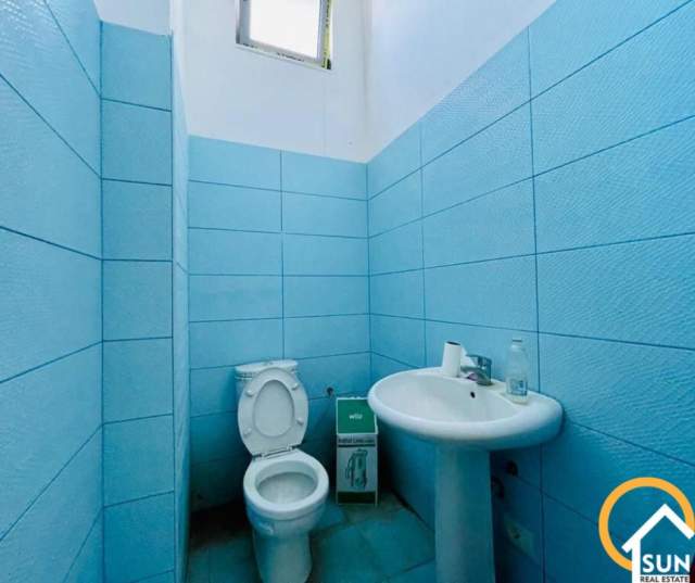 Shkoder, shitet ambjent biznesi Kati 2, 89 m² 89.500 Euro (Teatri Migjeni)