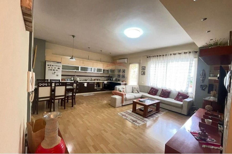 Tirane, shitet apartament 2+1 Kati 2, 115 m² 198.000 € (Shyqyri Brari)