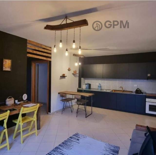 Tirane, jepet me qera apartament 2+1 Kati 1, 110 m² 450 Euro