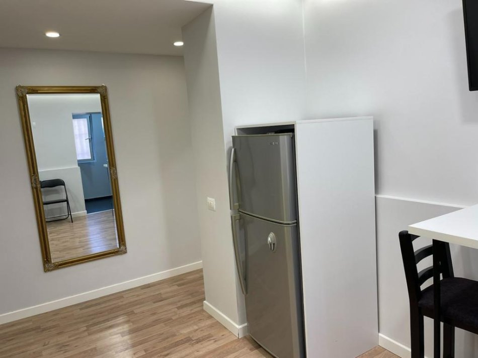 Tirane, jepet me qera apartament 1+1 Kati 1, 50 m² 490 € (Stadiumi Dinamo)