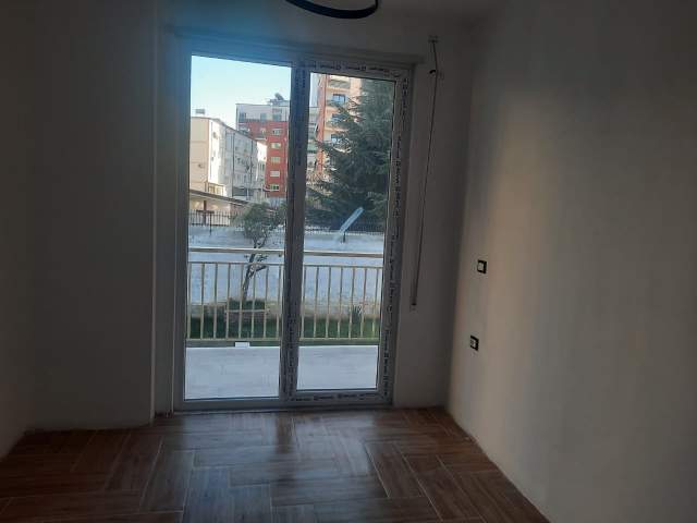 Tirane, jepet me qera Kati 2, 600 Euro