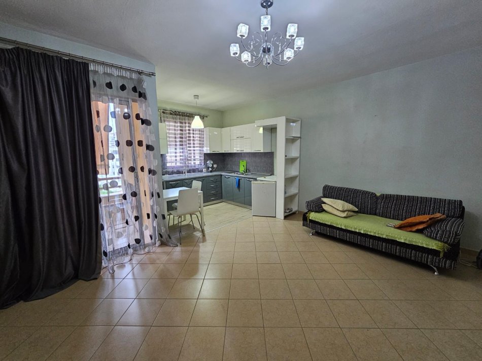 Tirane, jepet me qera apartament 1+1 Kati 5, 72 m² 300 € (Fresk)