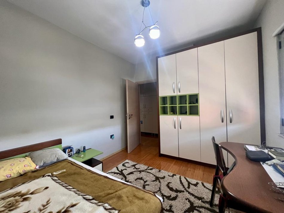 Qira, Apartament 3+1, Pazari i Ri, Tiranë