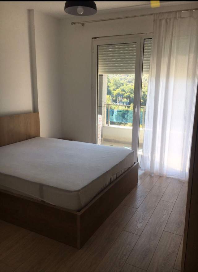 Tirane, jepet me qera apartament 1+1+BLK Kati 4, 76 m² 480 Euro (Liqeni i Thate)