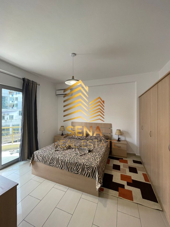 Tirane, jepet me qera apartament 2+1 Kati 4, 100 m² 600 € (Ish Ekspozita)