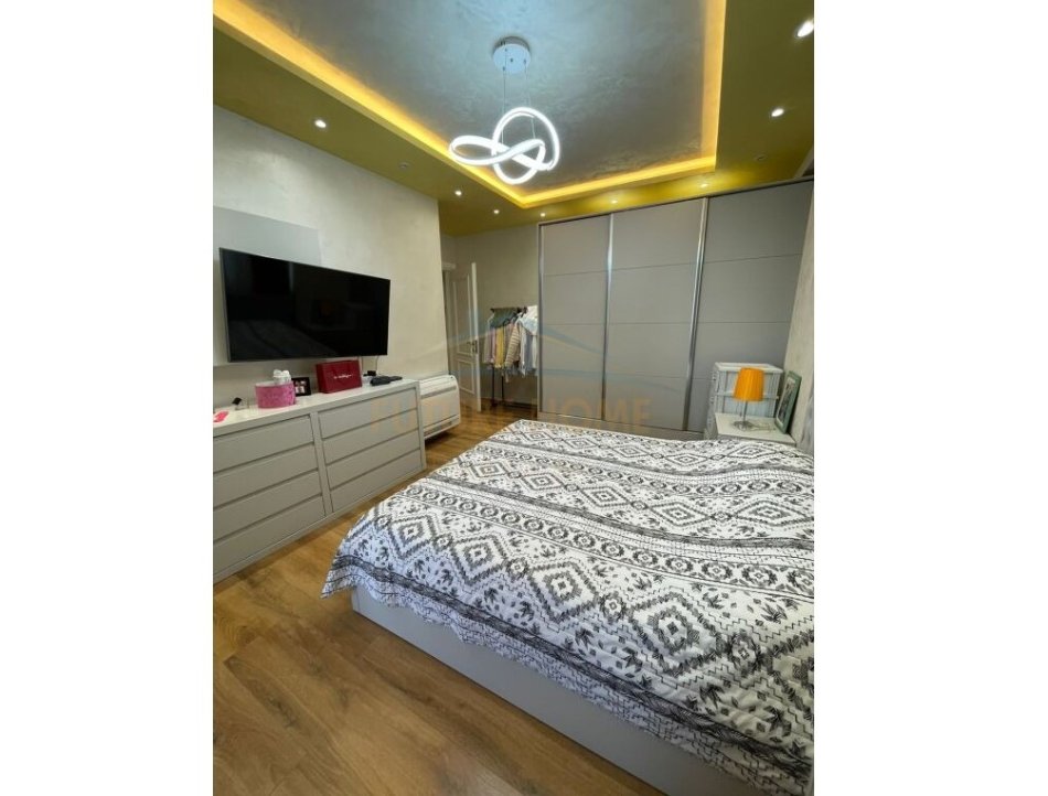 Tirane, shitet apartament 2+1 Kati 6, 105 m² 200.000 € (Fusha E Aviacionit)